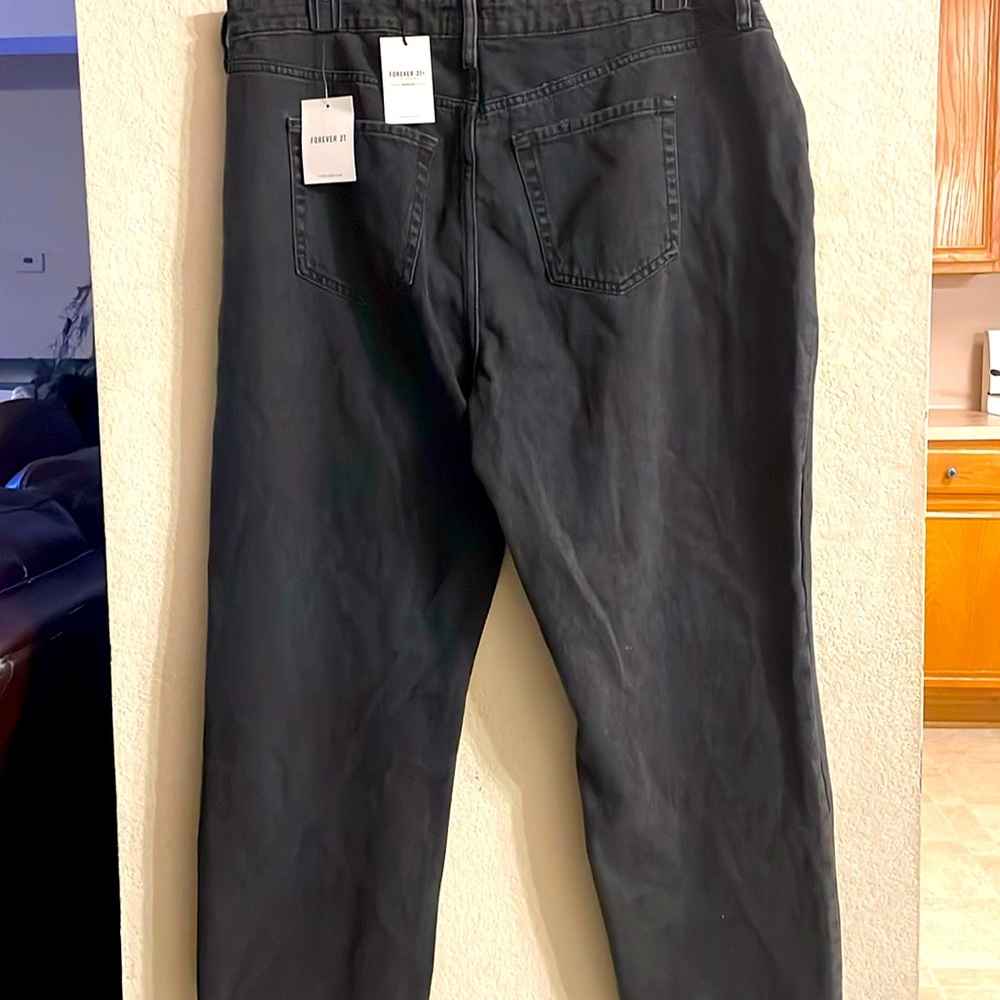 Plus Size Boyfriend Jeans - Picture 4 of 5